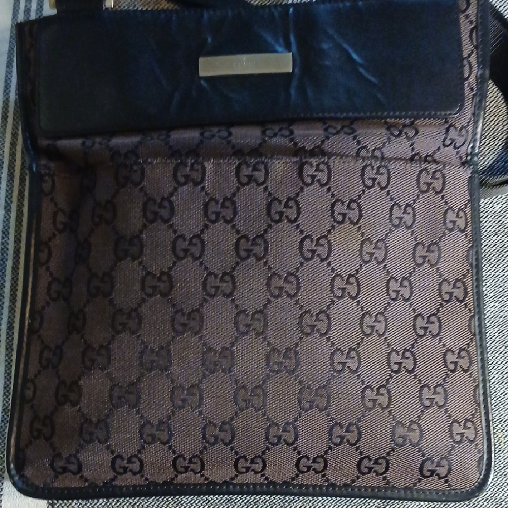 Authentic Gucci GG Canvas Leather Purple And Black Crossbody Bag